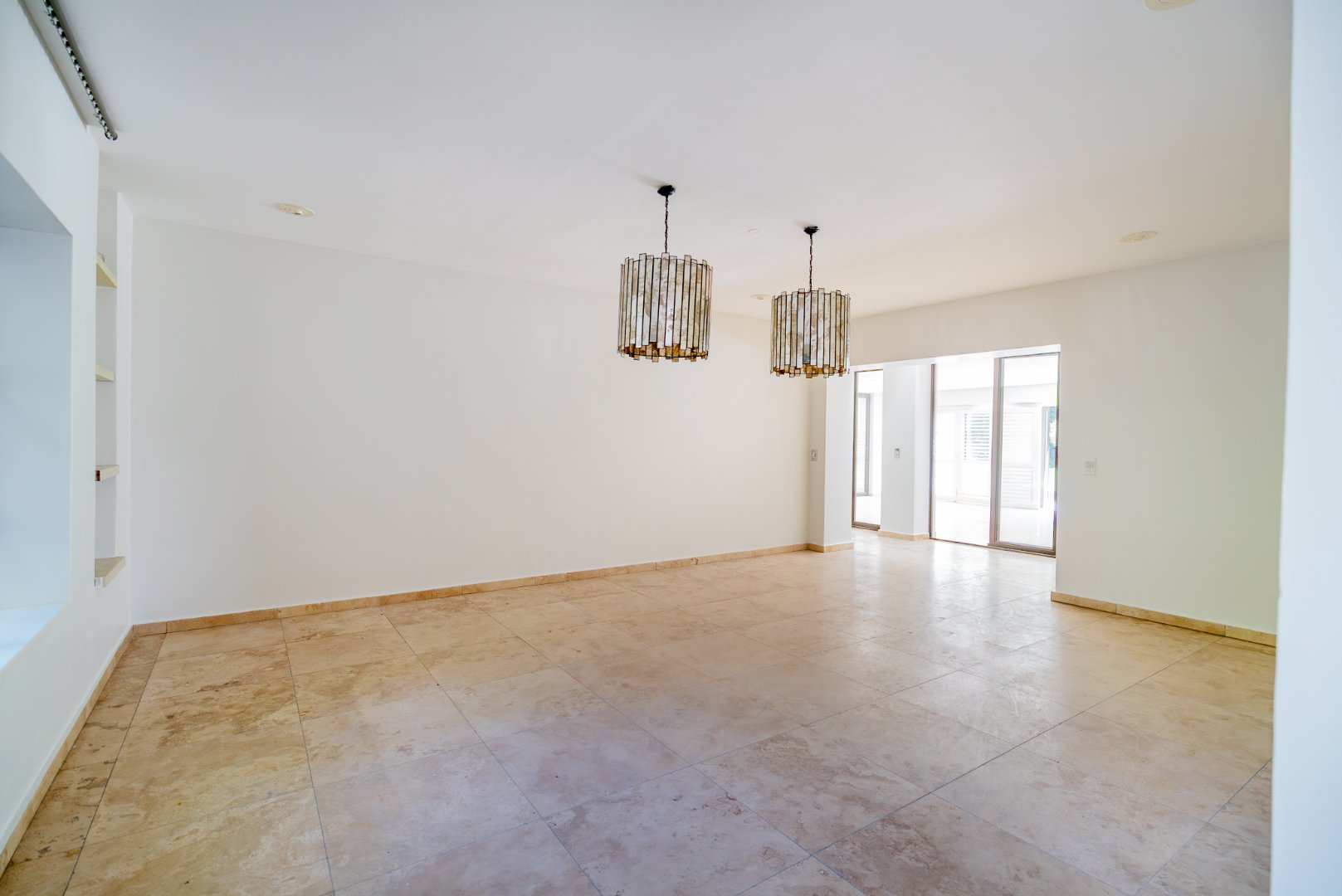 Grand Inanda Residence with Exceptional Bones – 1,003m² Under Roof on 1,859m² Stand