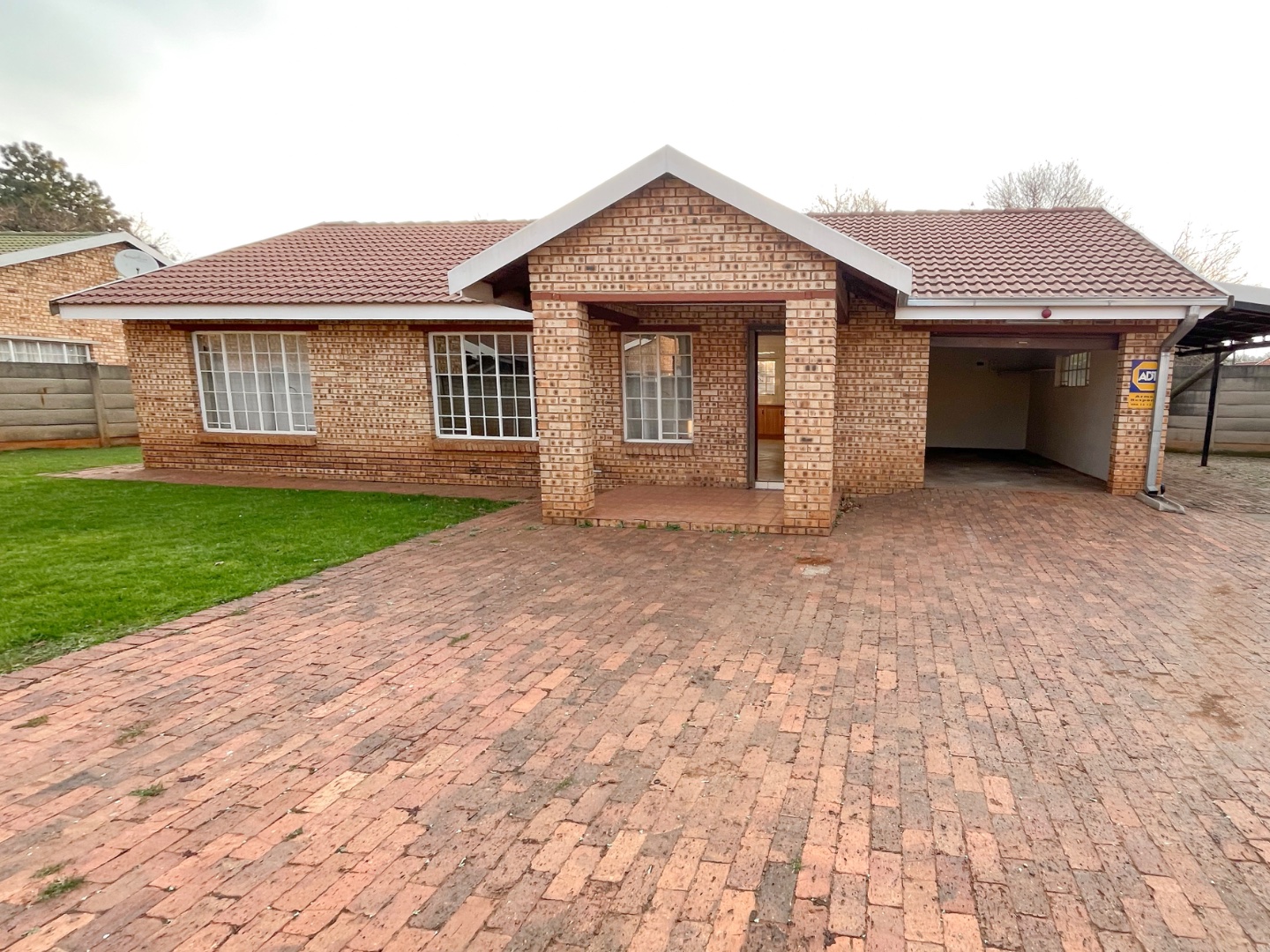 Spacious 2 Bedroom House To Rent