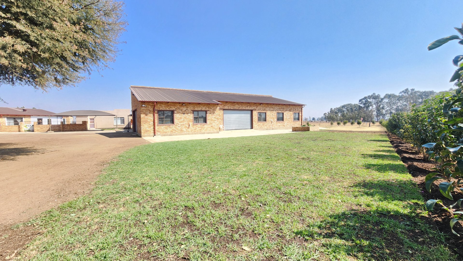 A PROPERTY WITH MULTIPLE OPTIONS,FROM FARMING TO ACCOMODATION OR ENGENERING