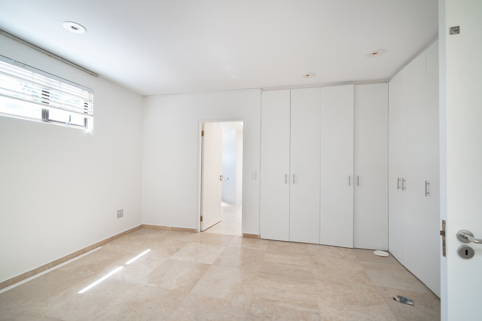 Grand Inanda Residence with Exceptional Bones – 1,003m² Under Roof on 1,859m² Stand