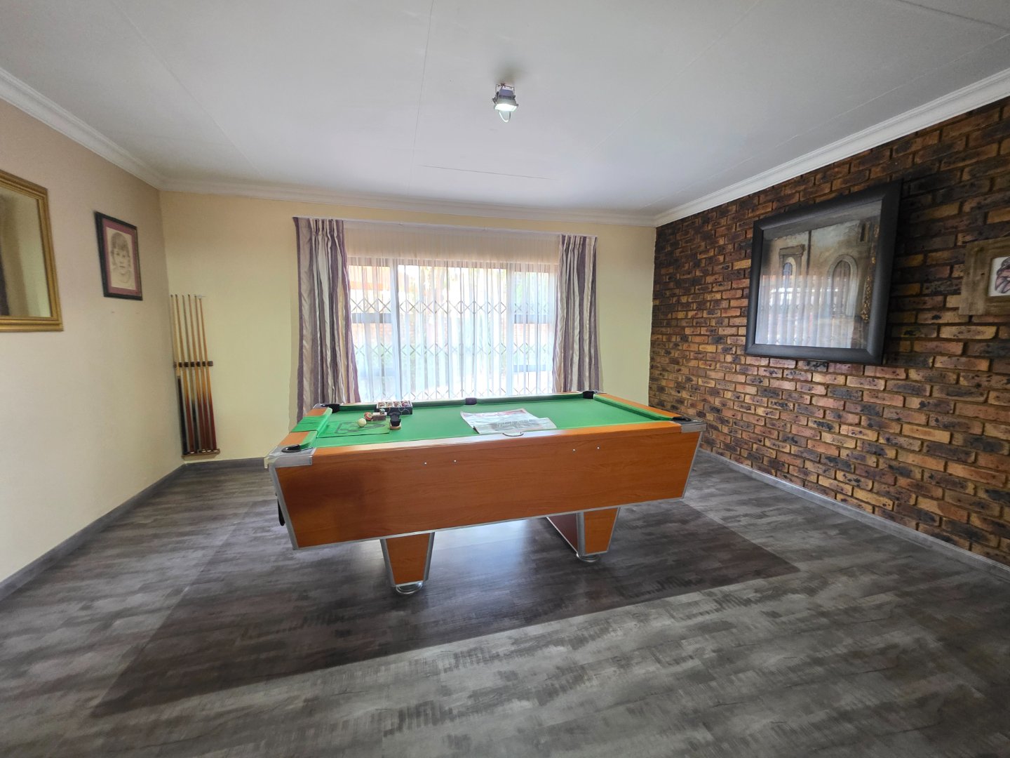 FORMAL LOUNGE