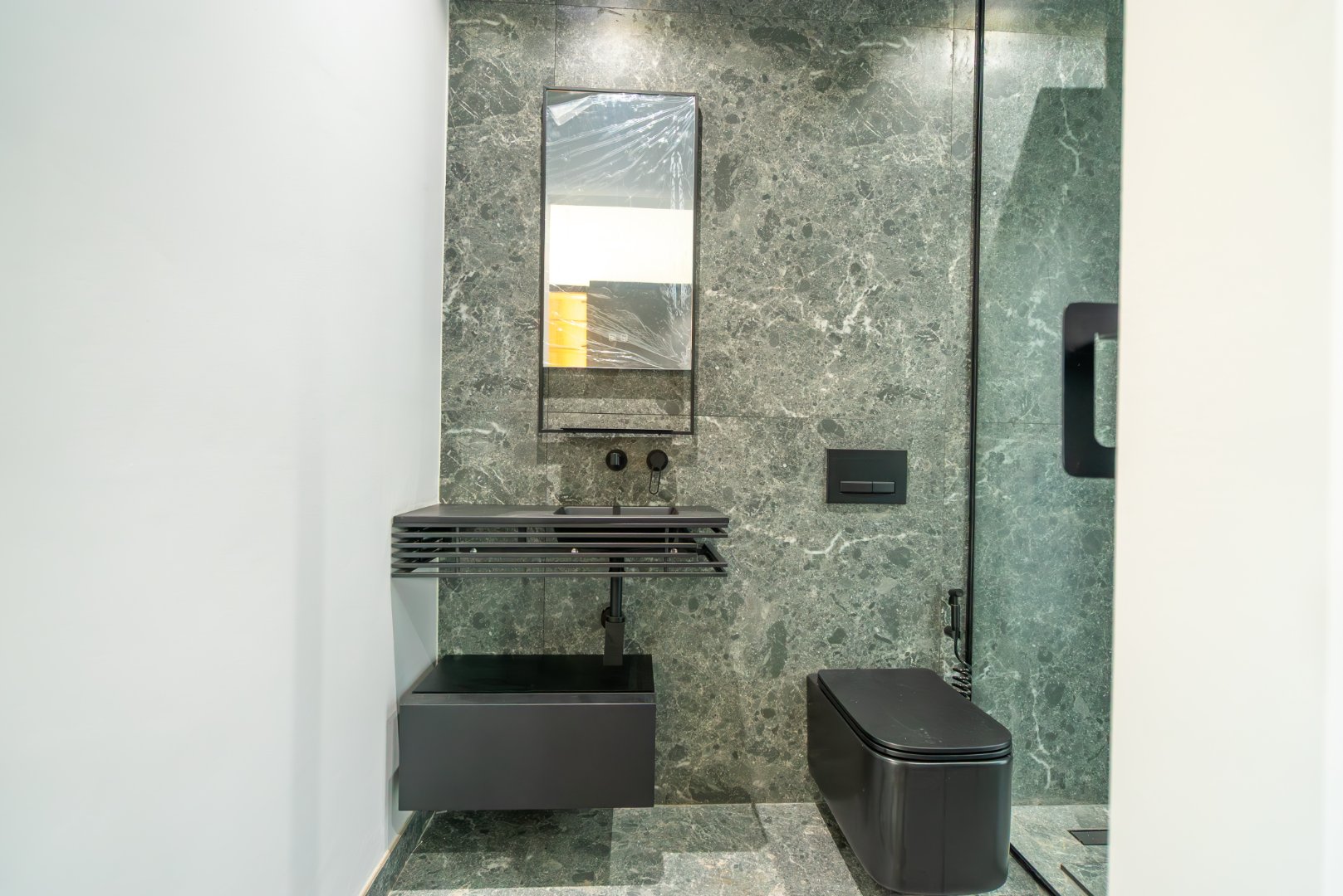 Ultra Exclusive Hyde Park Cluster Living Move In Ready Luxury Residence