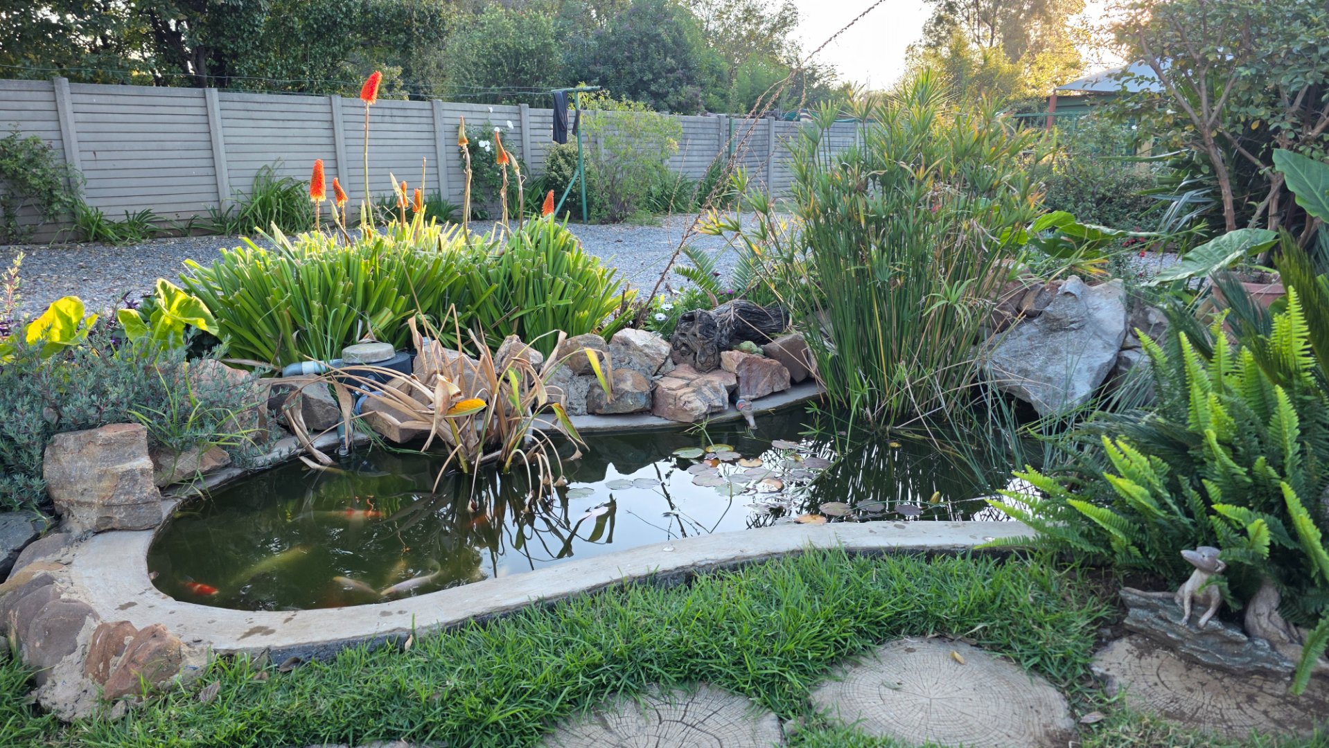 GARDEN FEATURE