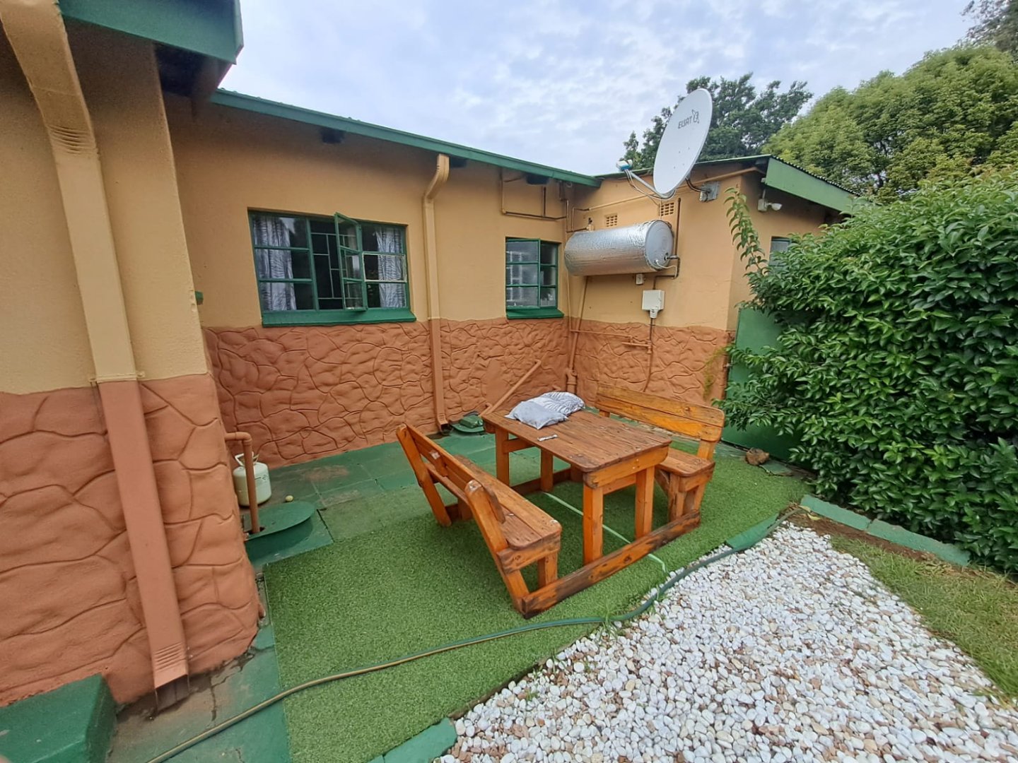 ENTERTAINERS NOOK
