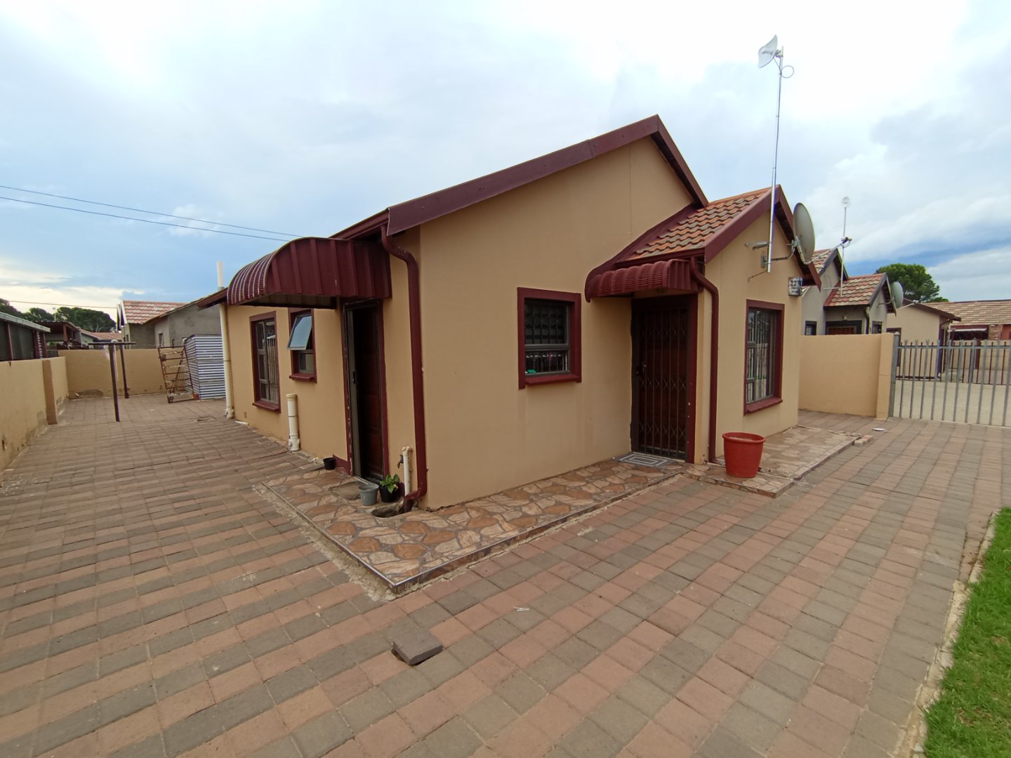 3 Bedroom House For Sale Pinehaven  photo 5