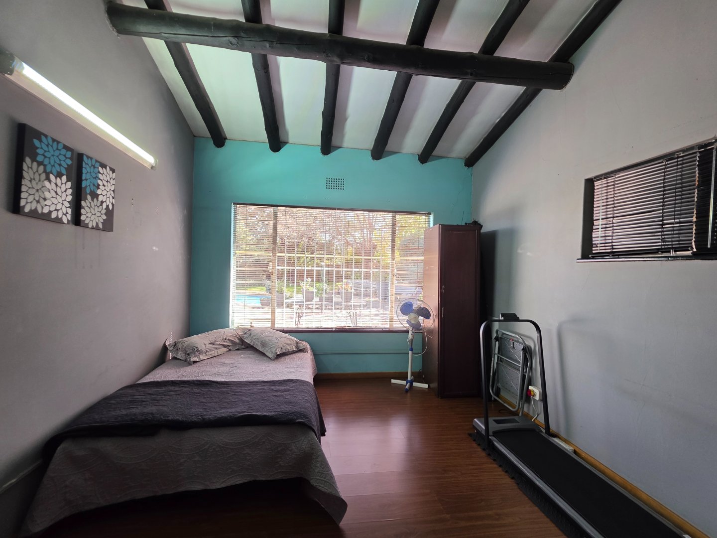 BEDROOM 1