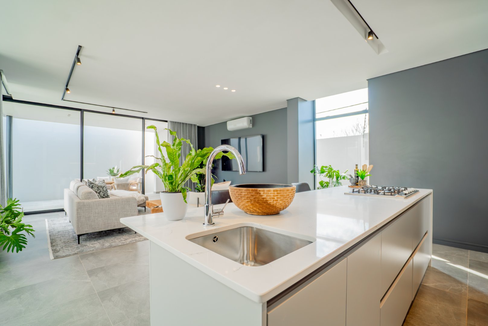 Off-Plan Freehold Luxury in a 24-Hour Boomed Atholl Enclave: Four Final Stands, 12-Month Build