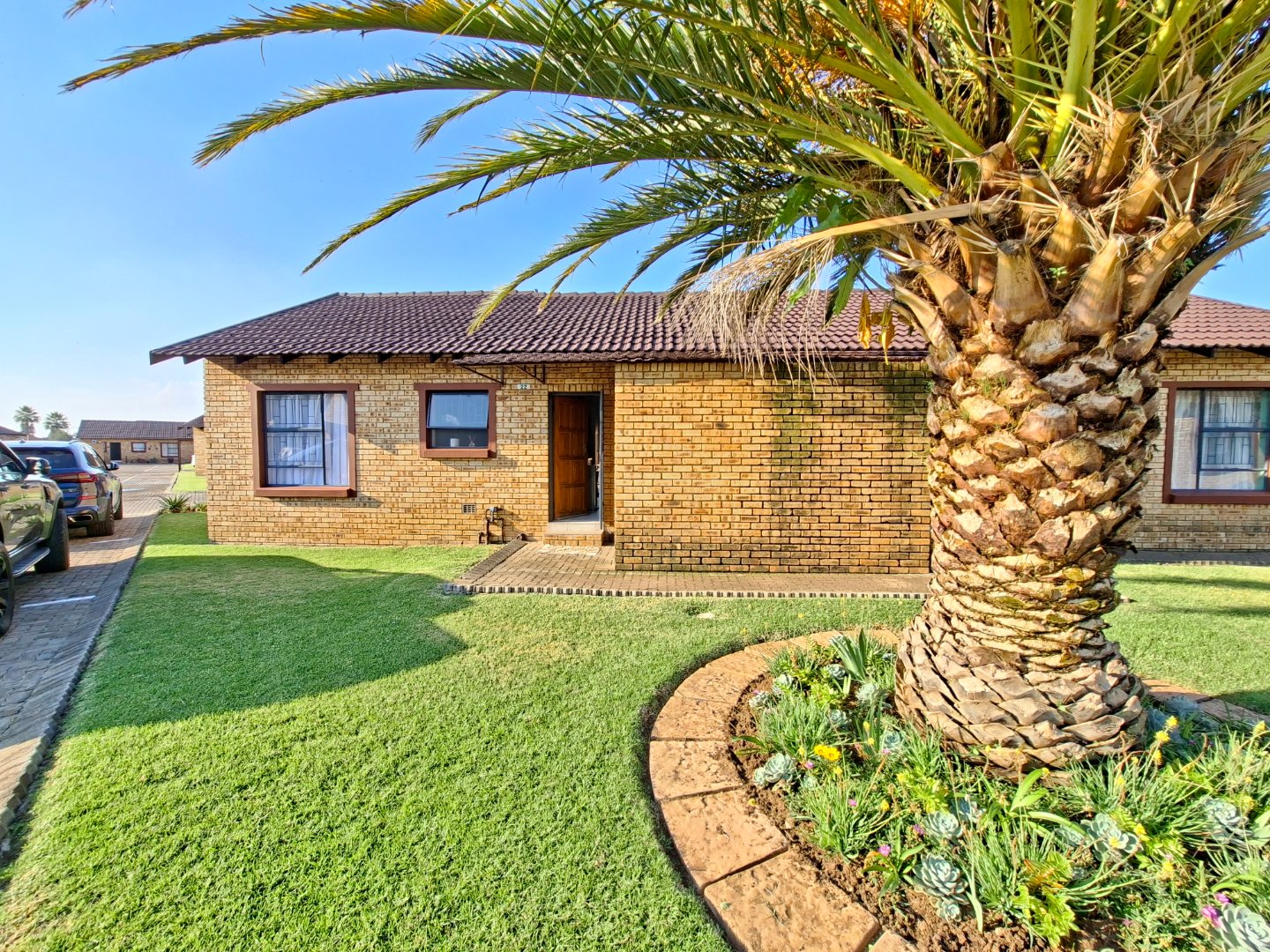 Modern 2-Bedroom Townhouse in a Beautiful, Tranquil Complex