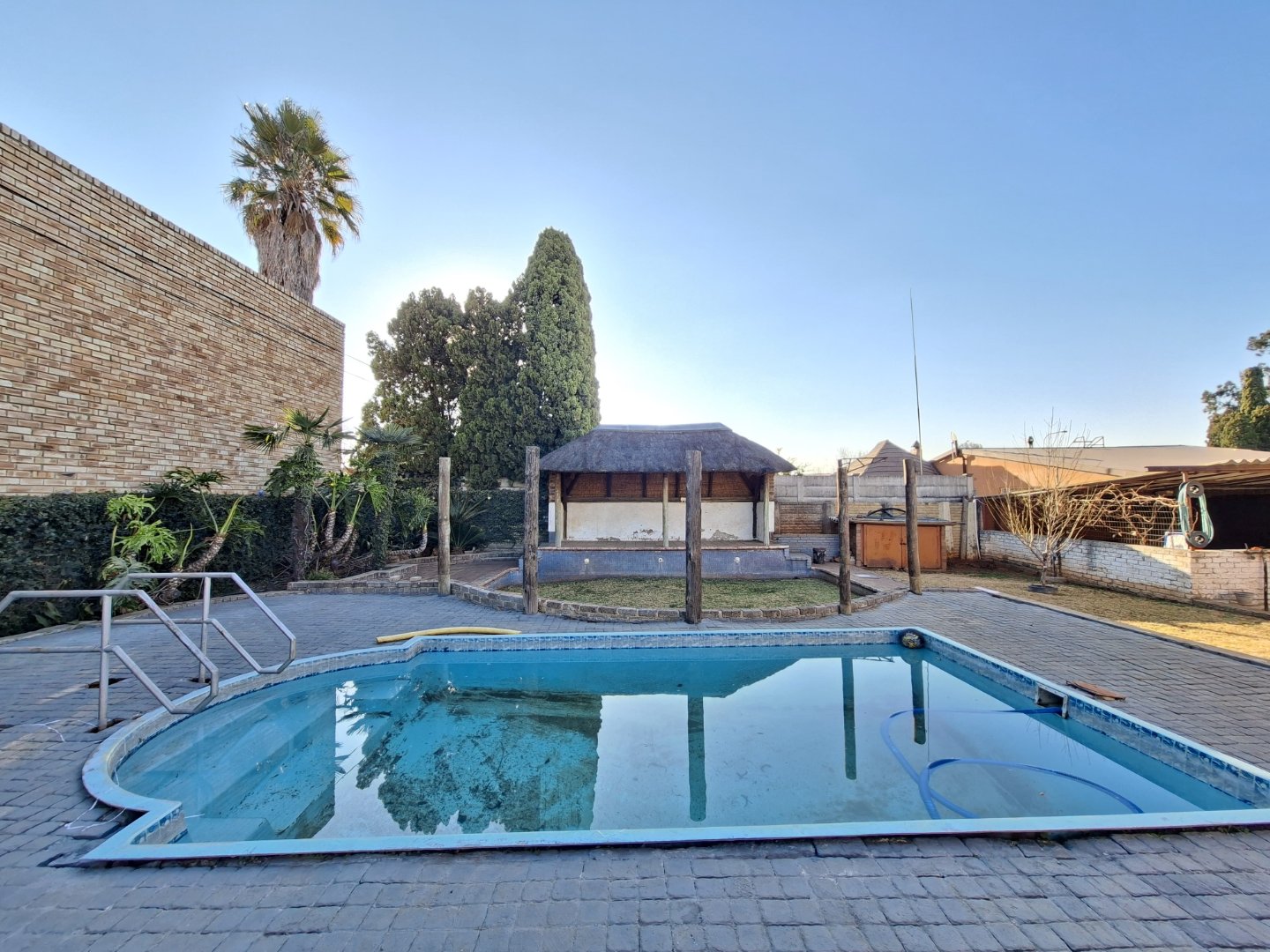 THREE BEDROOM ,FAMILY DWELLING  IN A SAFE SURBURB 