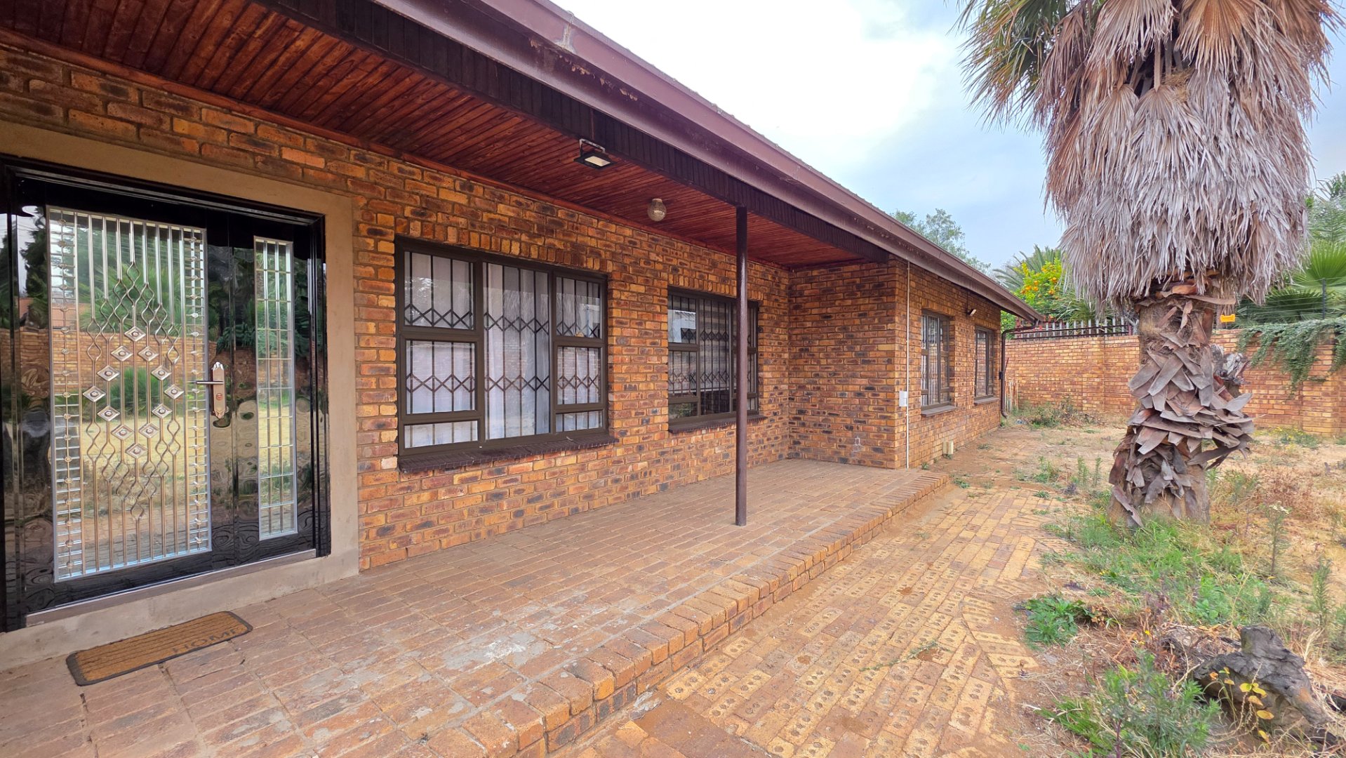 This newly renovated 4-bedroom home in Bergsig
