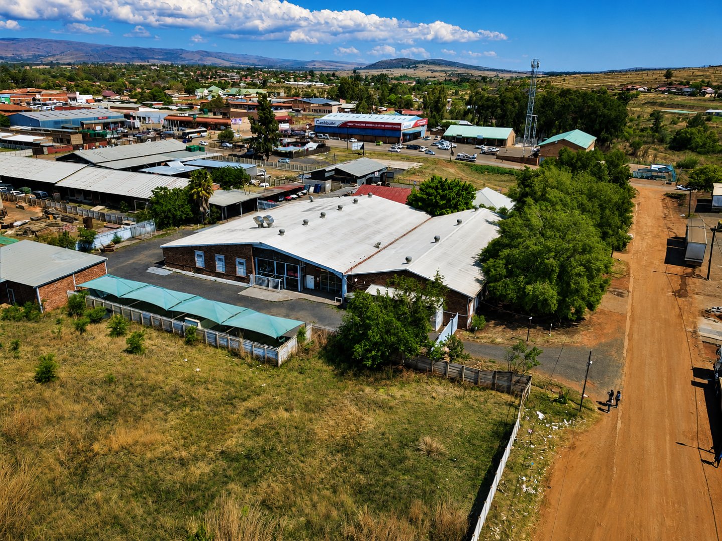 1,610 m² Standalone Industrial Property To Let  | 36 Breytenbach Street, Lydenburg photo 2