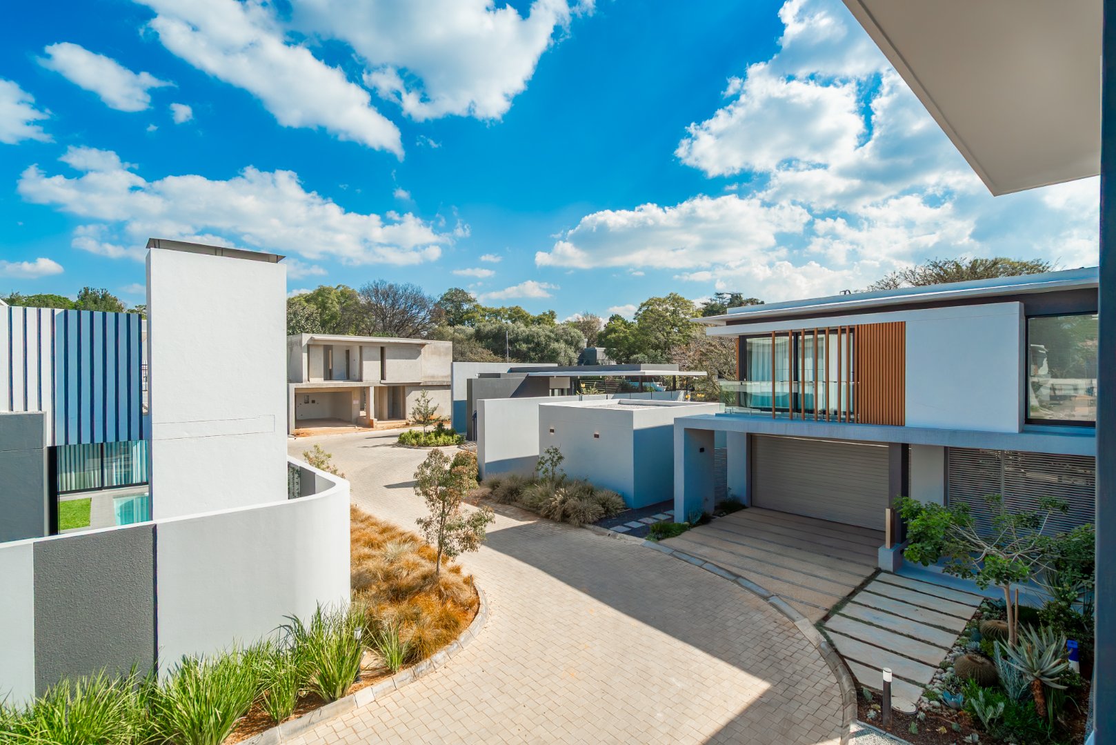 Fully Furnished Brand-new 3-Bed Luxury Rental