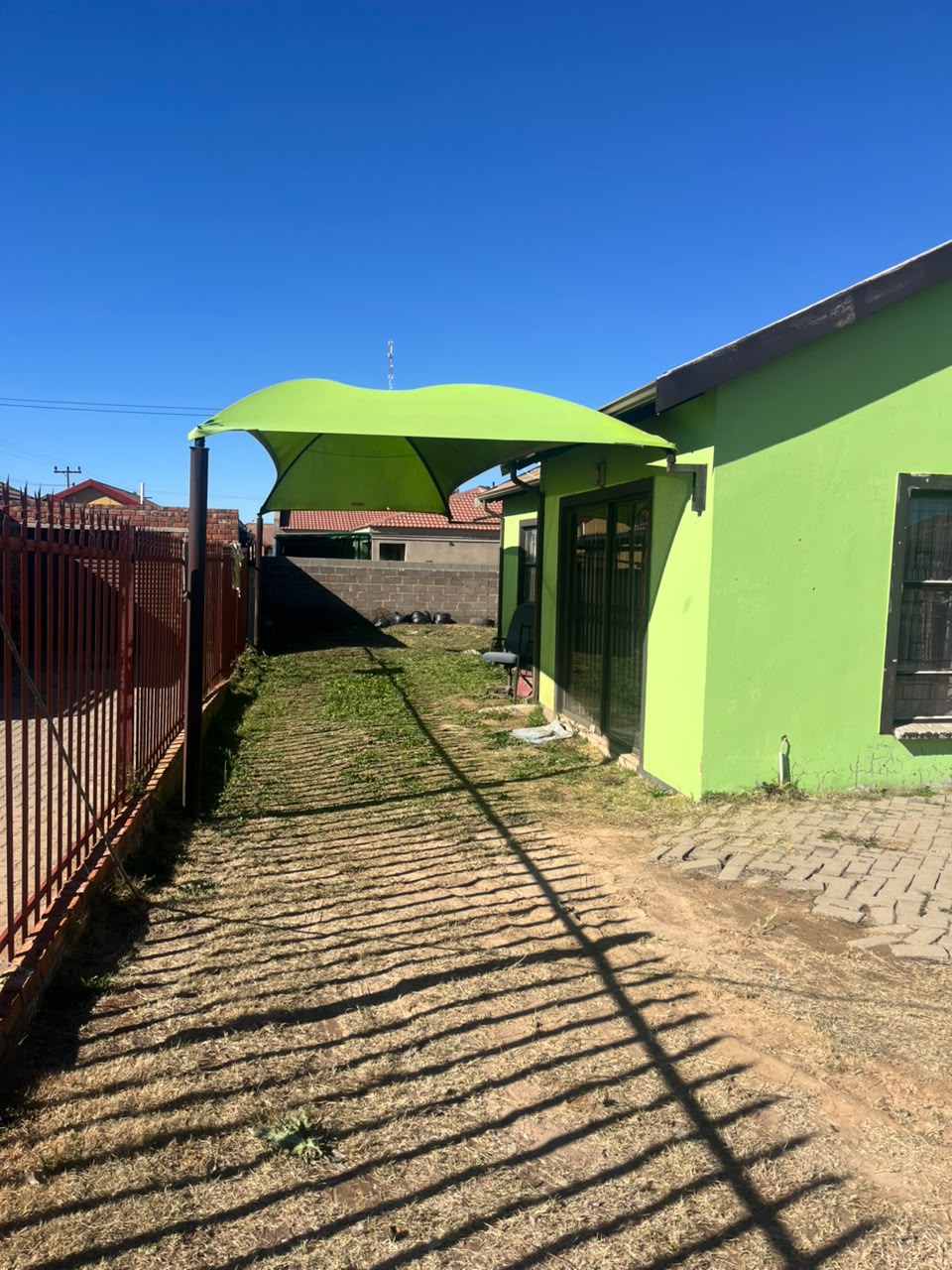 Fully Fenced 3-Bedroom Family Home with Tandem Carport in Grasslands photo 2