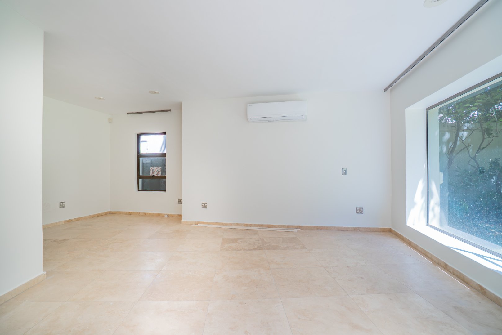 Grand Inanda Residence with Exceptional Bones – 1,003m² Under Roof on 1,859m² Stand