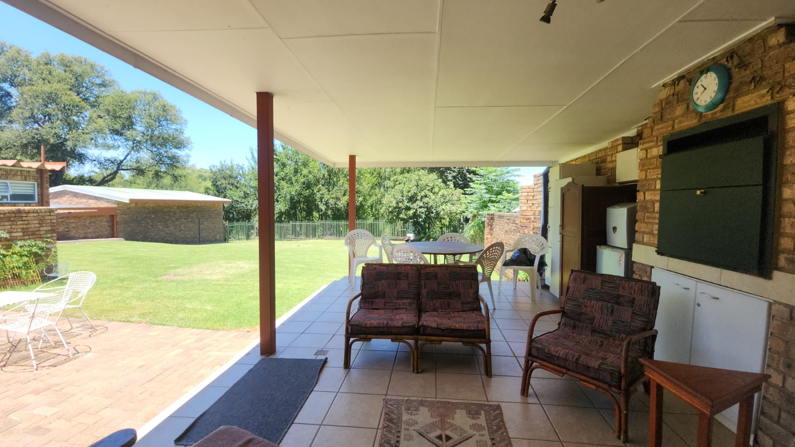 BUILD IN BRAAI ON VERANDA HOUSE 2