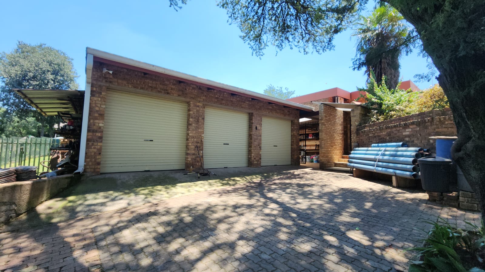THREE XTRA GARAGES AT MAIN HOUSE