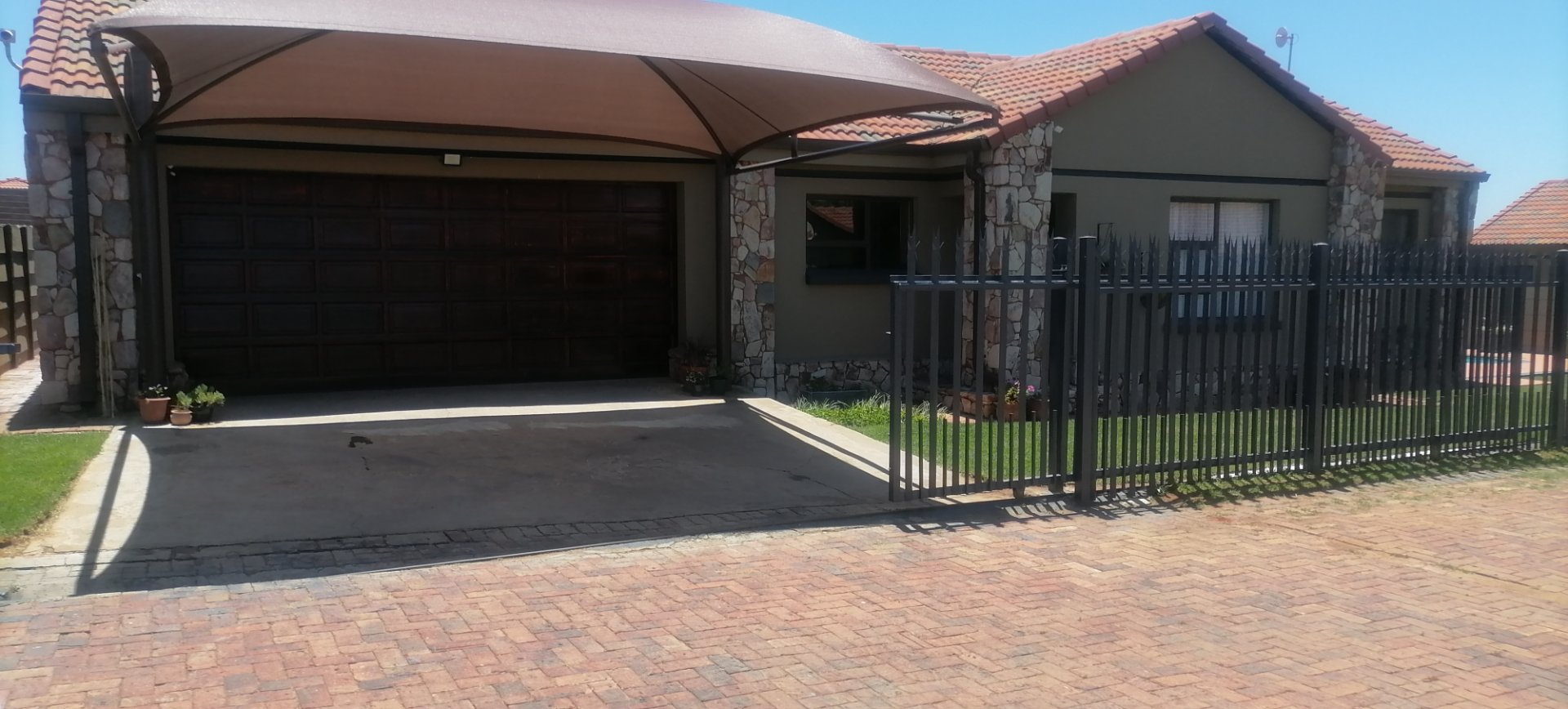 Townhouse For Sale In Bergsig