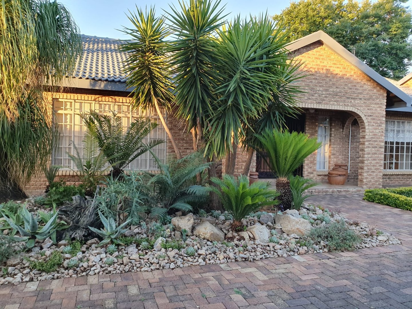 A Once-in-a-Lifetime Masterpiece – The Most Unique Property Flimieda Has Ever Seen....SOLE MANDATE - Photo 2