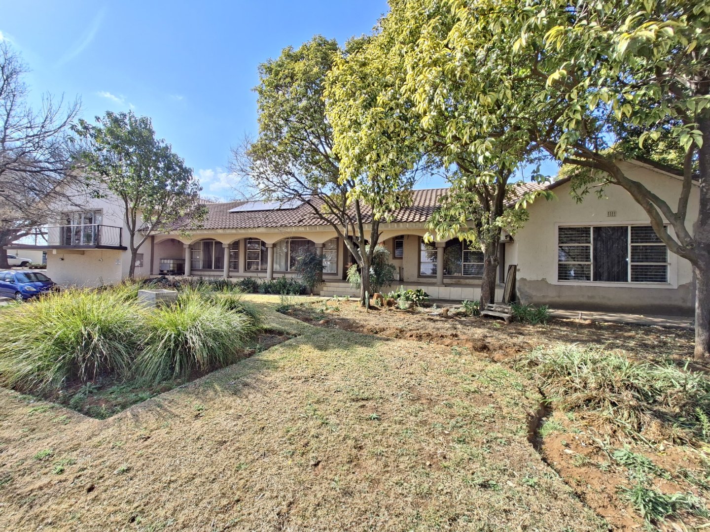 COMMERCIAL OPPERTUNITY FOR TRANSPORTERS WITH MULTIPLE HOUSING OPTIONS