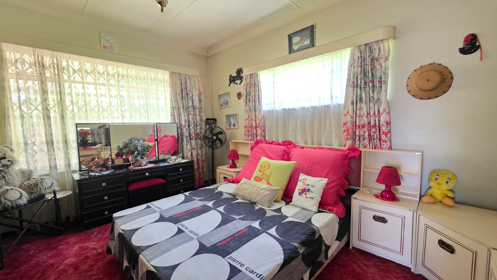 BEDROOM 2