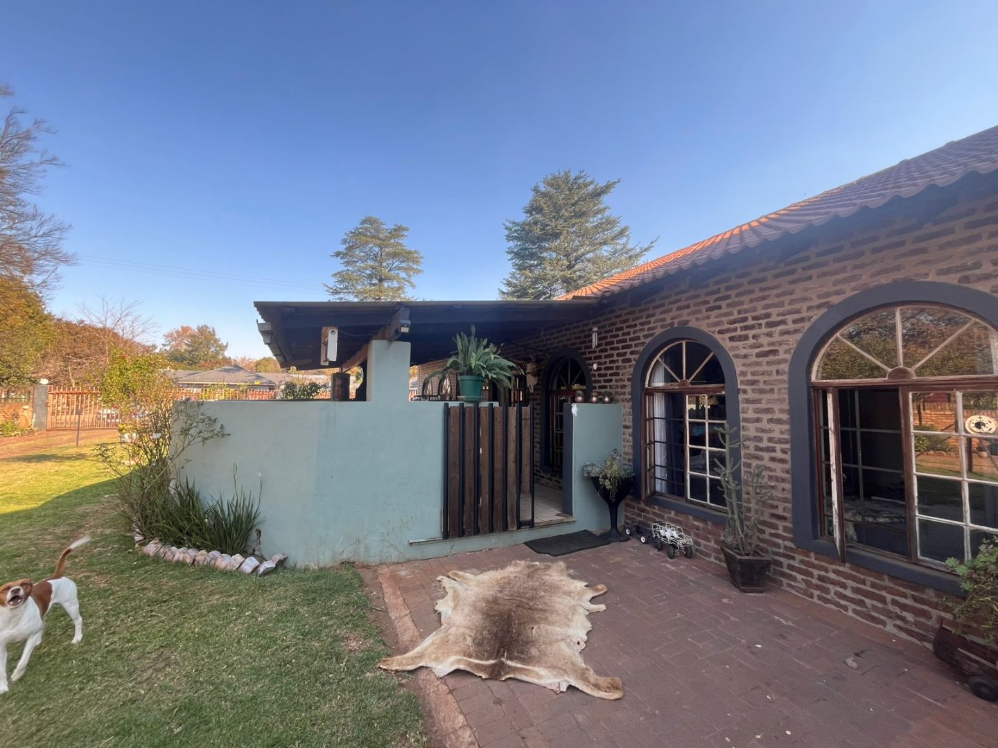 Spacious 5 Bedroom Family Home in Henley on Klip