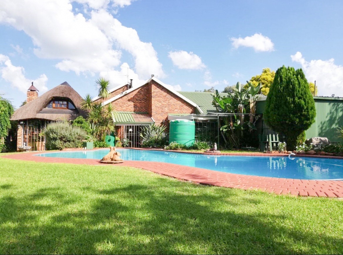 Spacious 5 Bedroom Family Home in Falcon Ridge