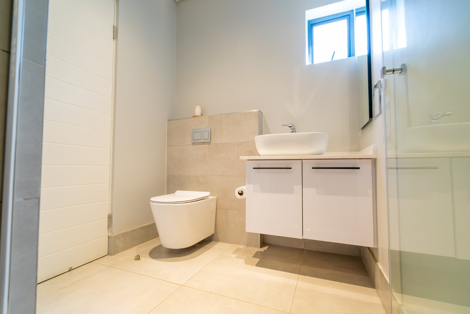 2-Bedroom Duplex with Private Roof Terrace