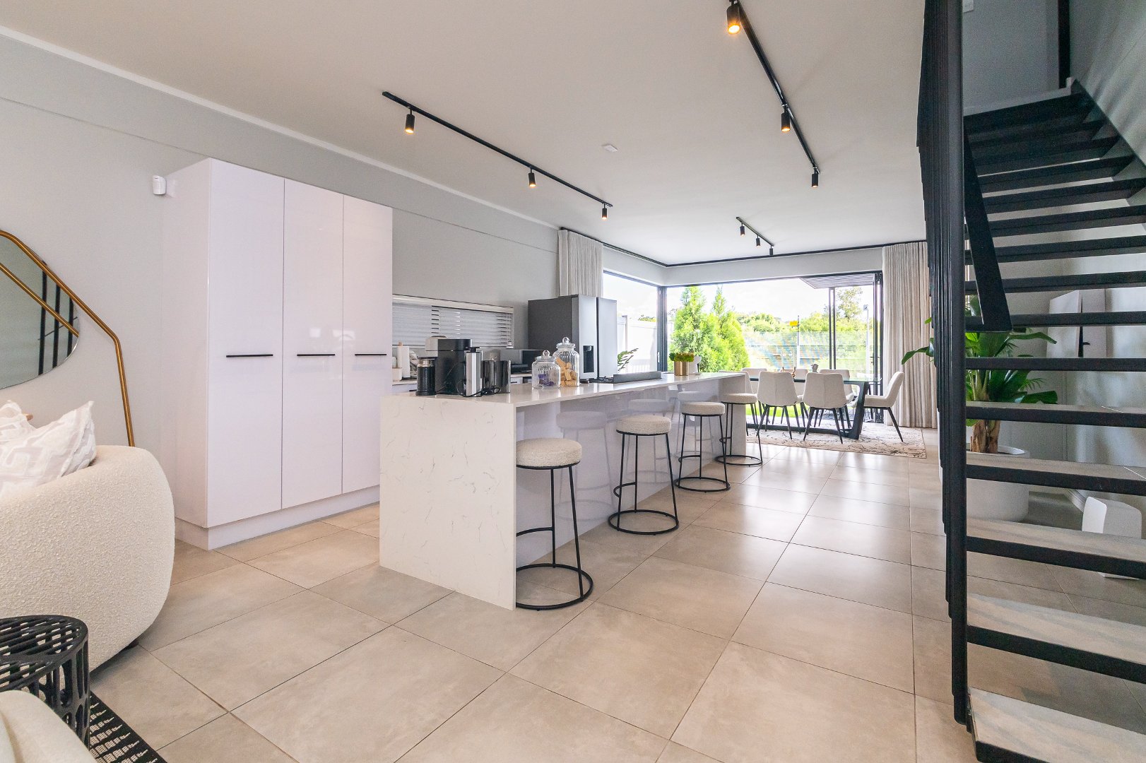 Executive Townhouse with View of Sandton Skyline