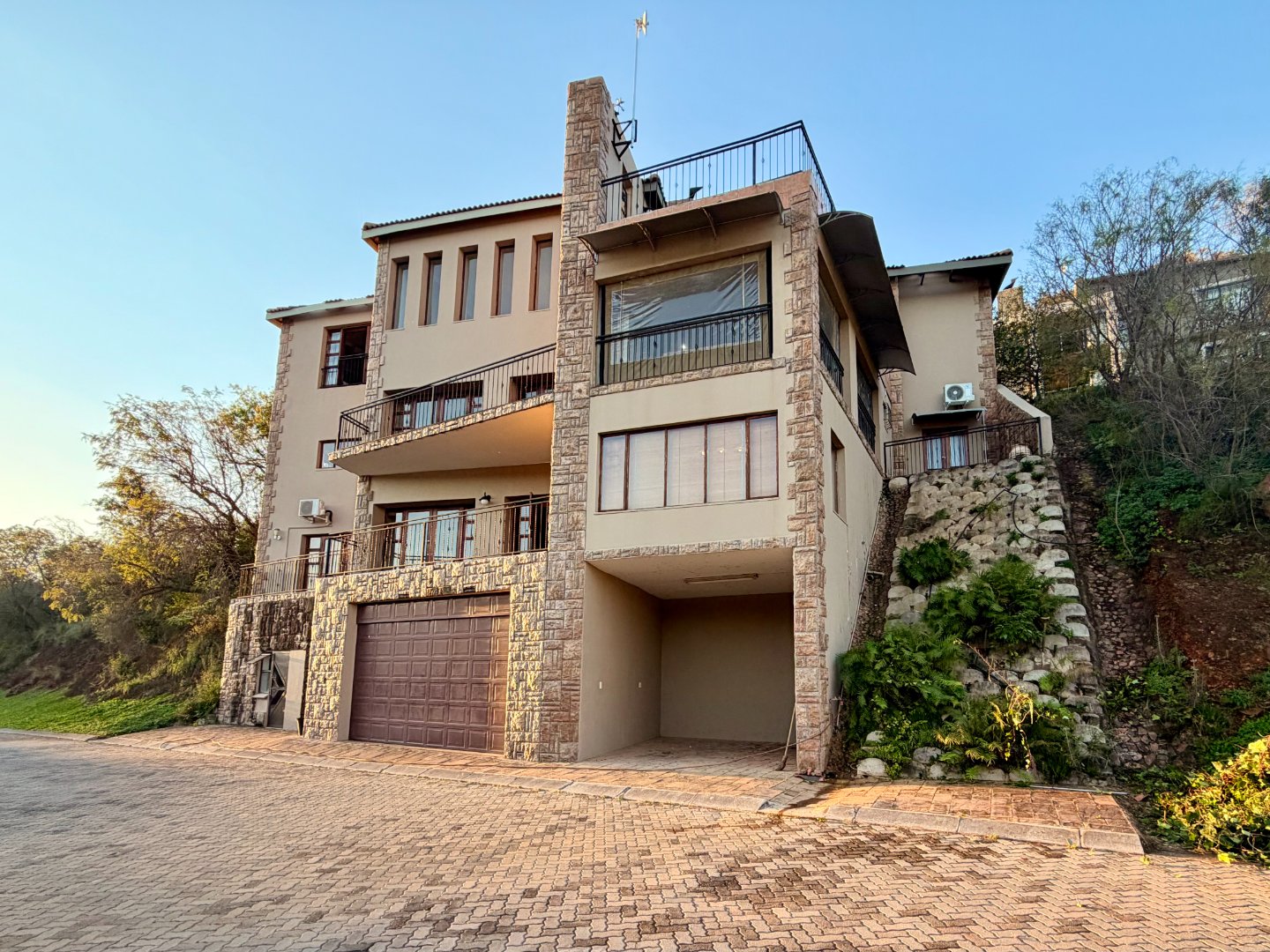 LUXURIOUS 4-LEVEL WATERFRONT ESTATE HOME!!
