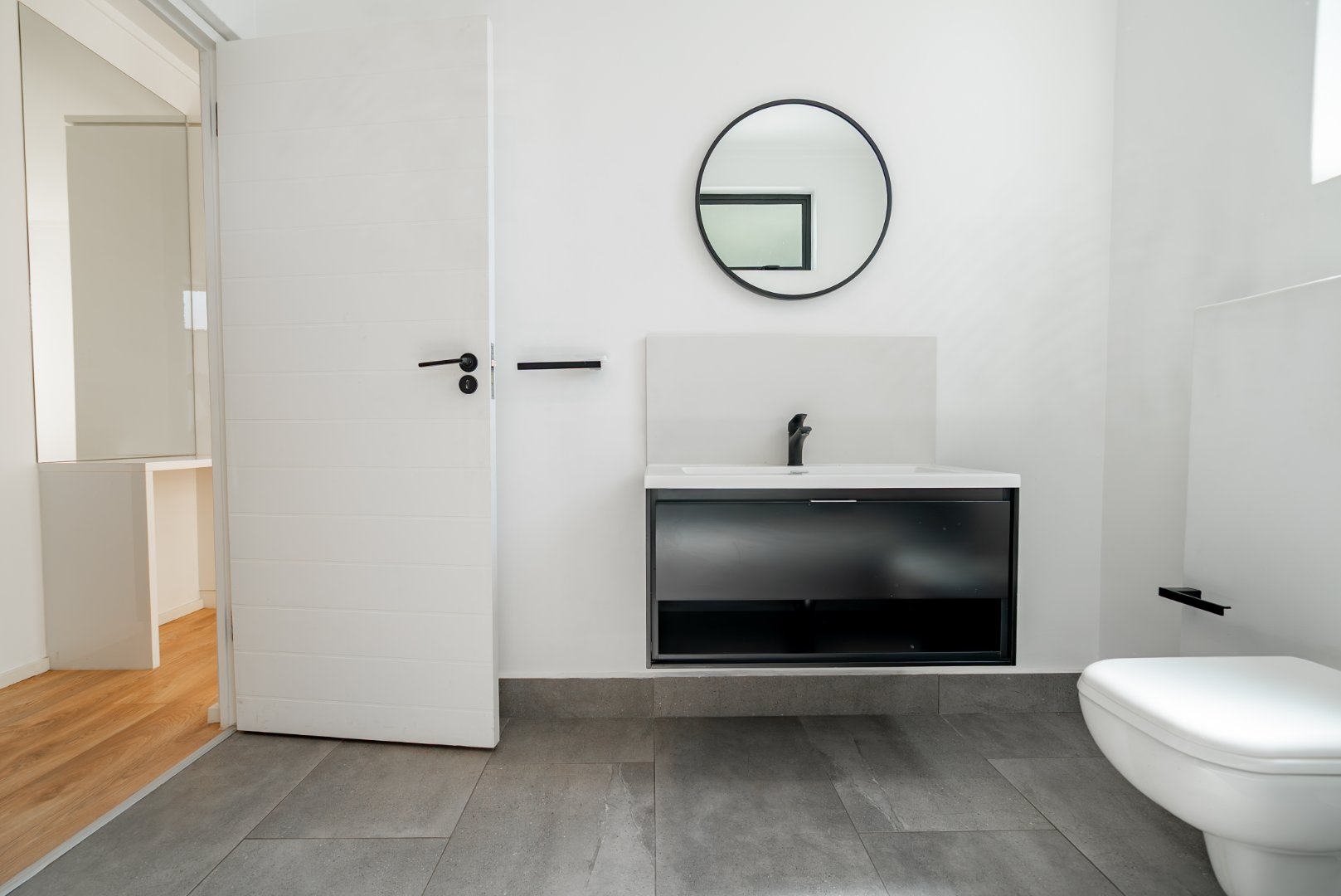 Modern 3 Bed Hyde Park Townhouse with Solar, PJ Lounge & Double Garage