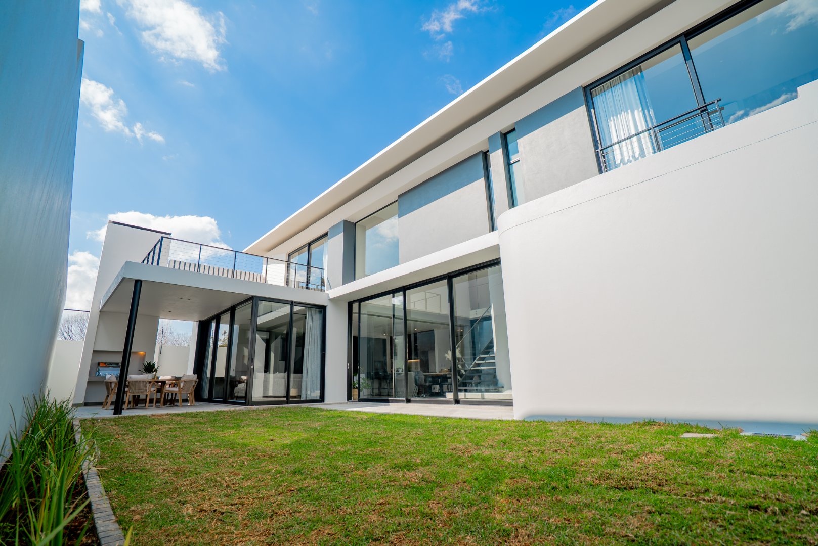 Off-Plan Freehold Luxury in a 24-Hour Boomed Atholl Enclave: Four Final Stands, 12-Month Build