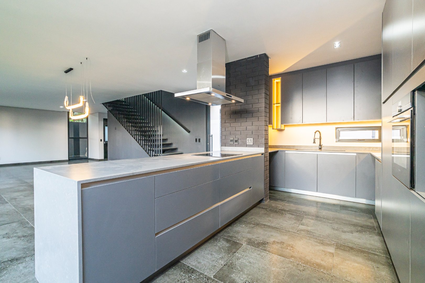 Executive Townhouse with Staff Accommodation