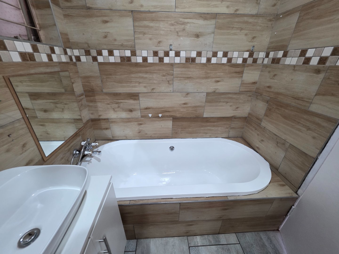 BATHROOM IN MAIN HOUSE