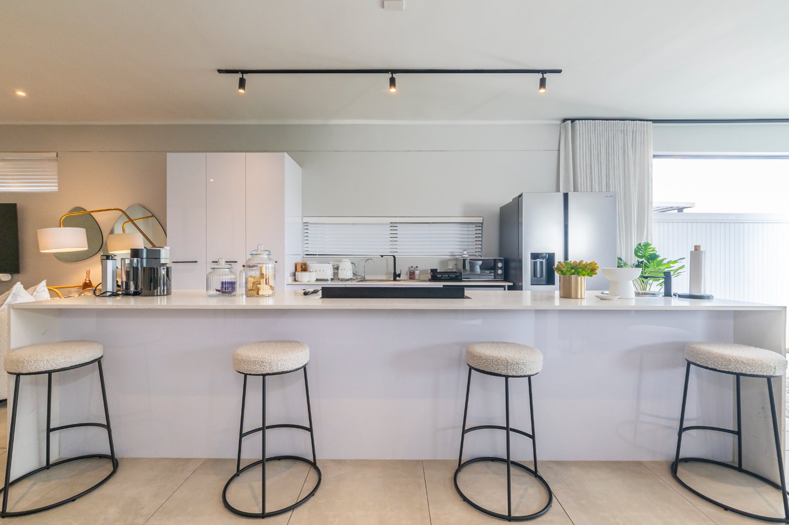 Executive Townhouse with Roof Terrace and Sandton View