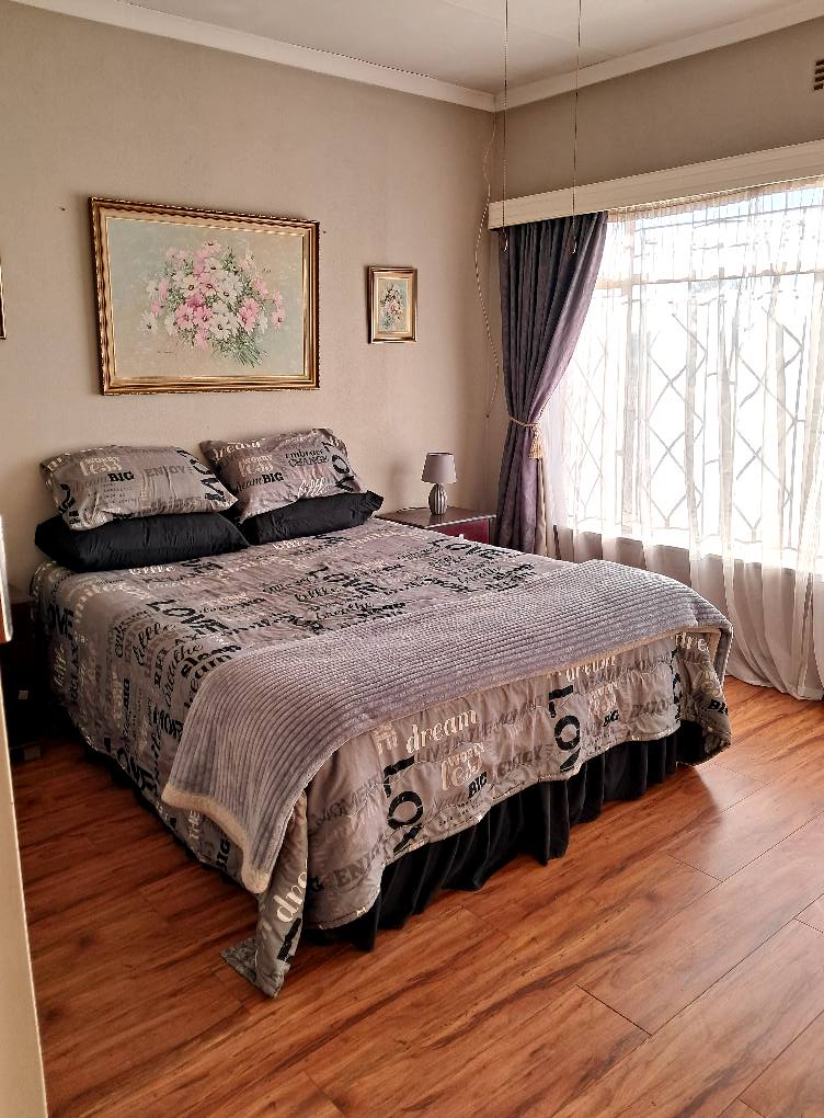 BEDROOM 1 MAIN HOUSE