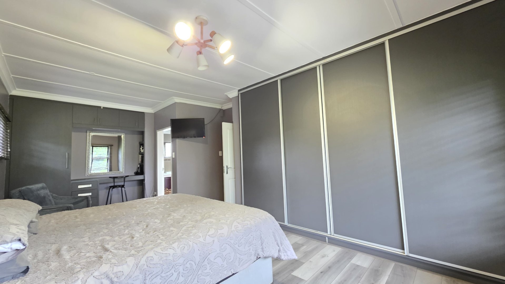 CUPBOARDS IN MAIN BEDROOM