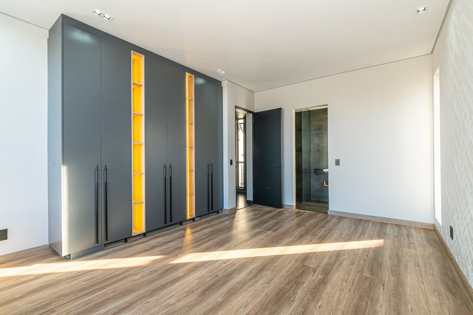 Executive Townhouse with Staff Accommodation