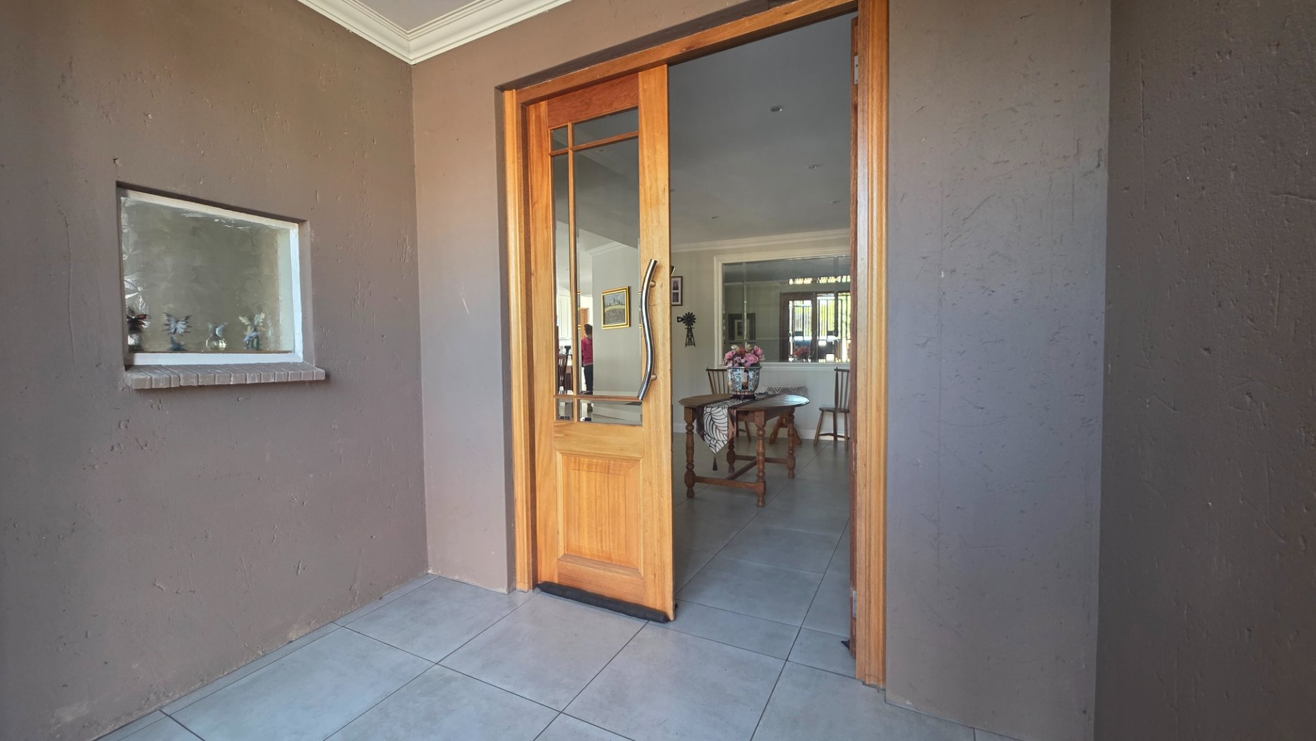 FRONT DOOR ENTRANCE