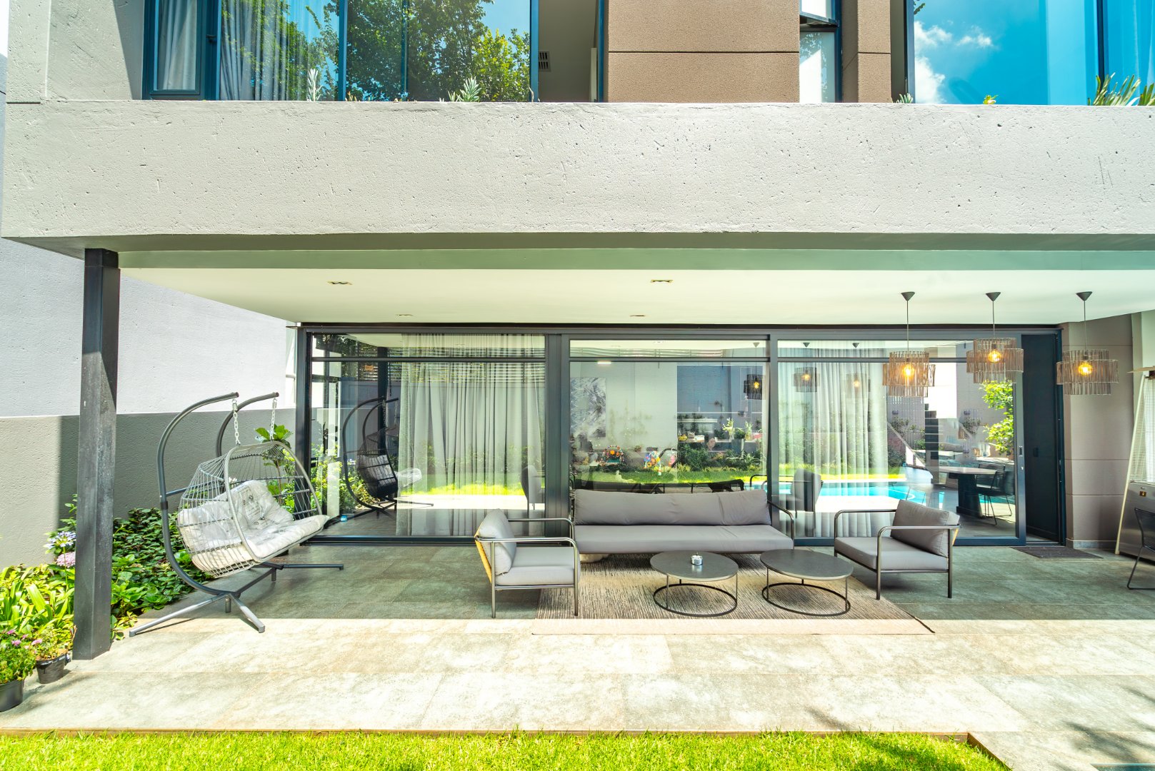 Luxury Cluster Living in an Elite Boomed Enclosure