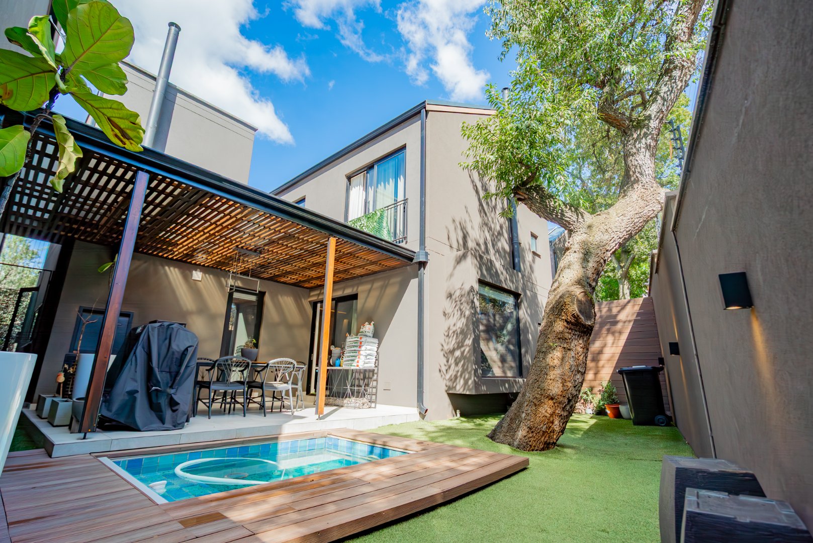 Ultra-Luxury 3 Bed Duplex Villa in Hyde Park | Pool, Staff Suite & Backup Power