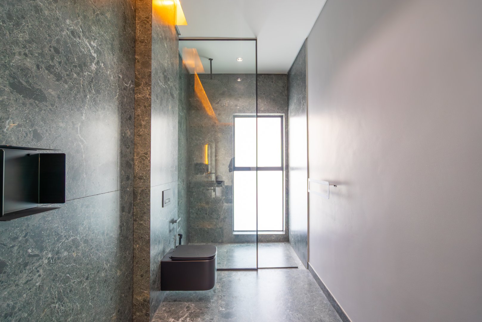 Ultra Exclusive Hyde Park Cluster Living Move In Ready Luxury Residence