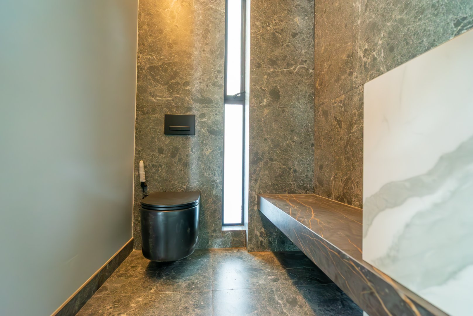 Ultra Exclusive Hyde Park Cluster Living Move In Ready Luxury Residence