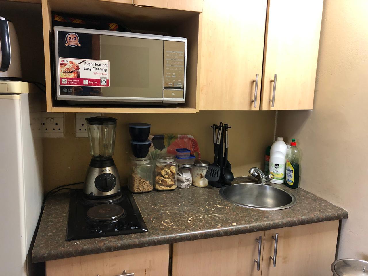 Neat & Secure 1-Bedroom Unit in Well-Maintained Complex