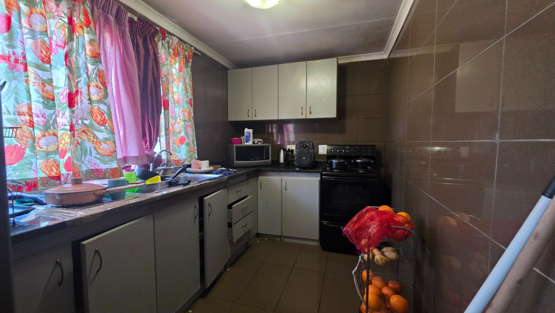 KITCHEN IN FLAT 1