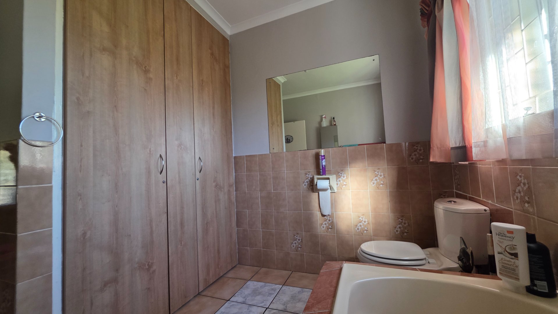 BATHROOM IN MAIN HOUSE