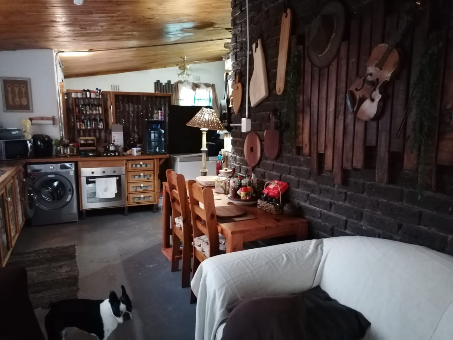 OPEN PLAN LOUNGE/KITCHEN FLAT 1