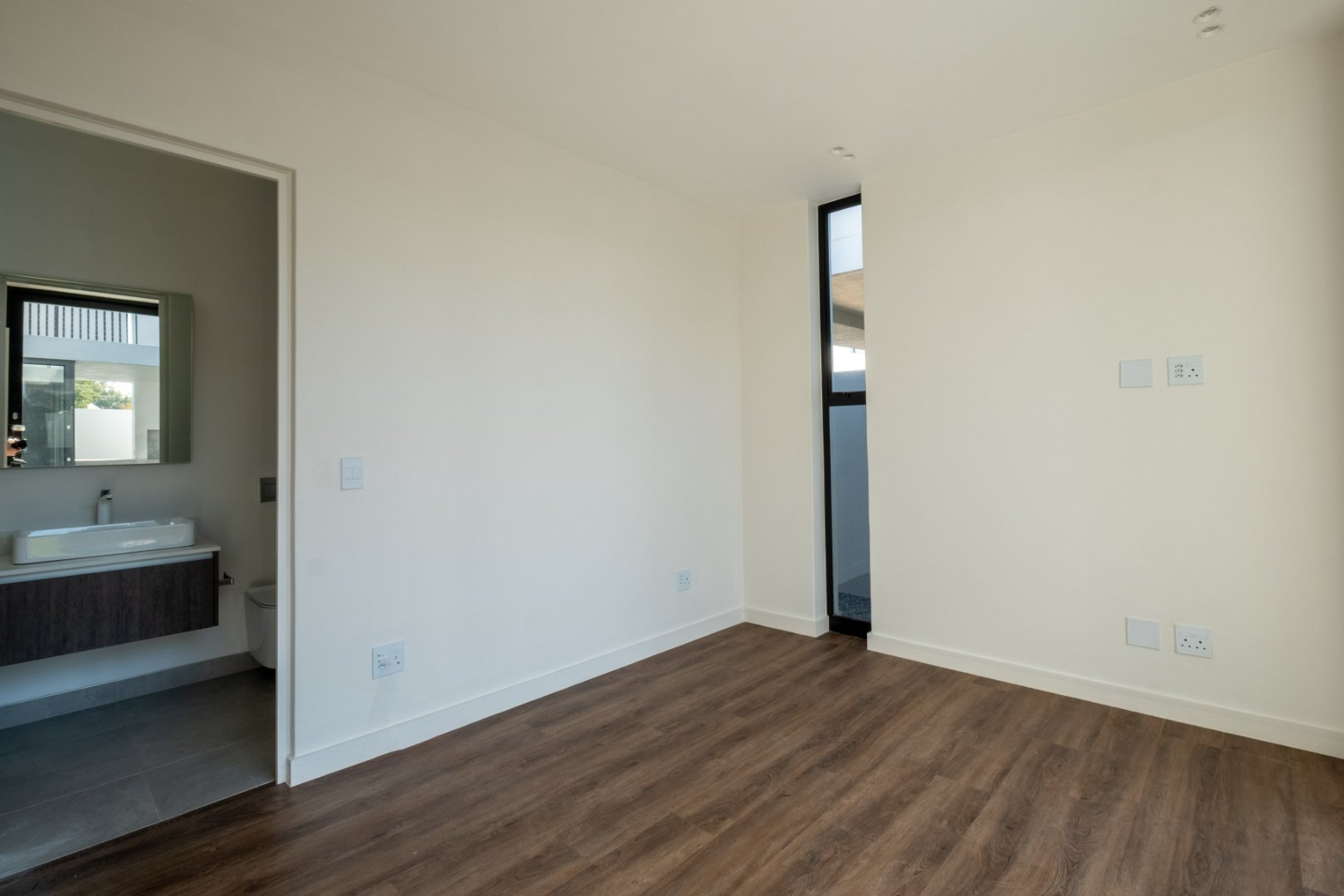 Off-Plan Freehold Luxury in a 24-Hour Boomed Atholl Enclave: Four Final Stands, 12-Month Build