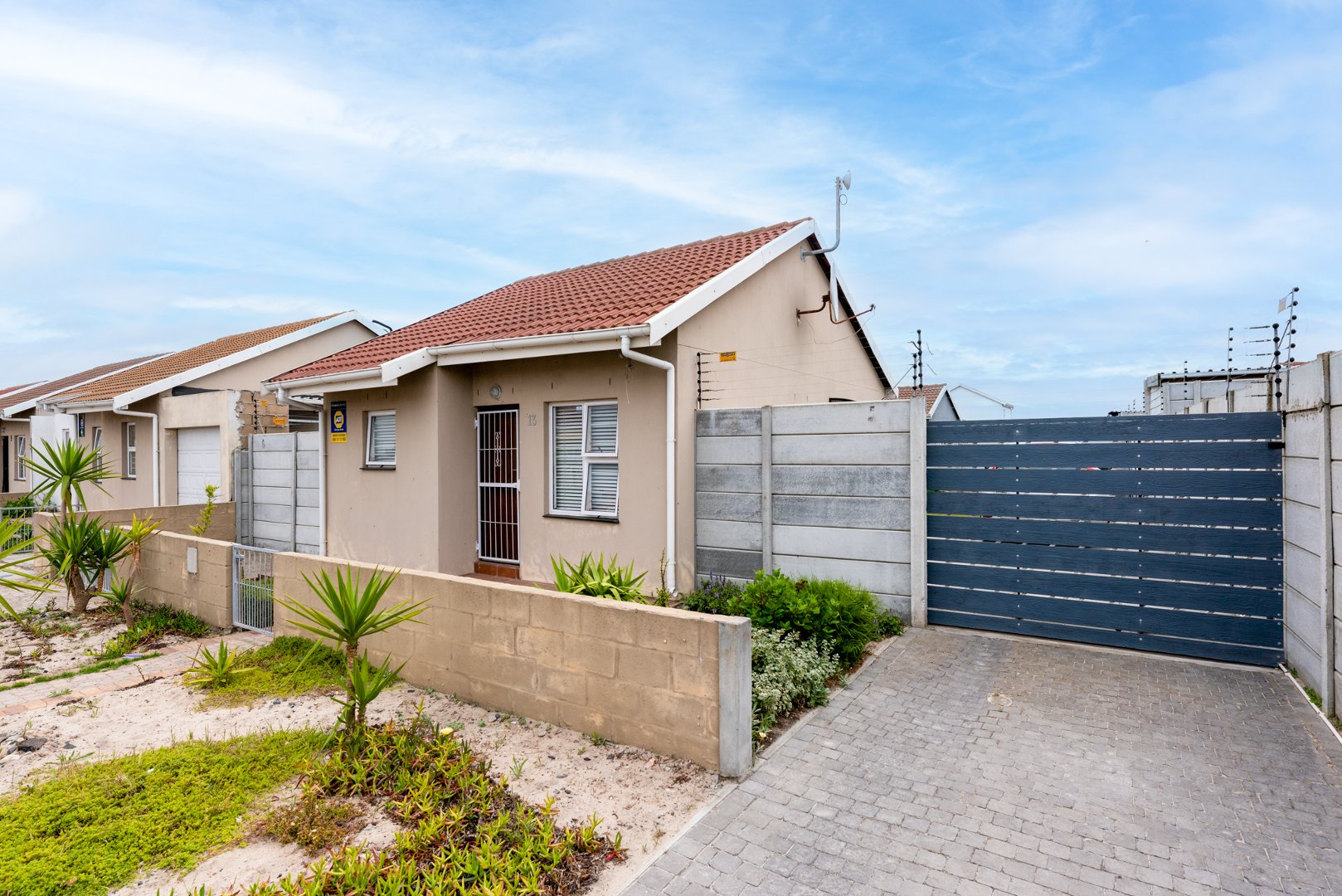 House For Sale in Pelican Park IOL Property