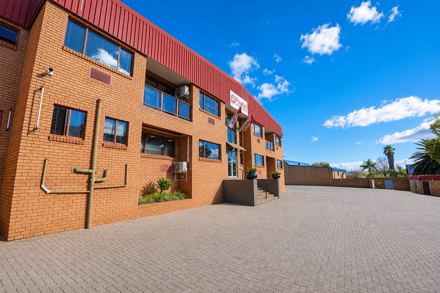 2,148 m² Industrial Warehouse to Let at Laser Park 123 | Honeydew, Roodepoort photo 4