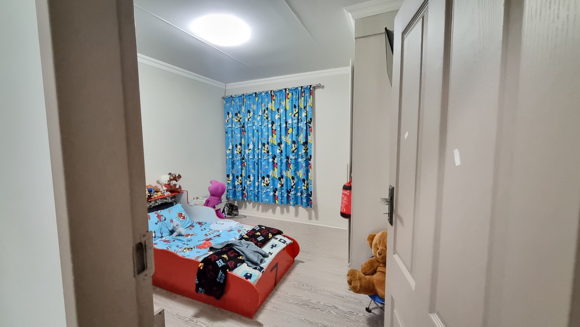 Photo 8